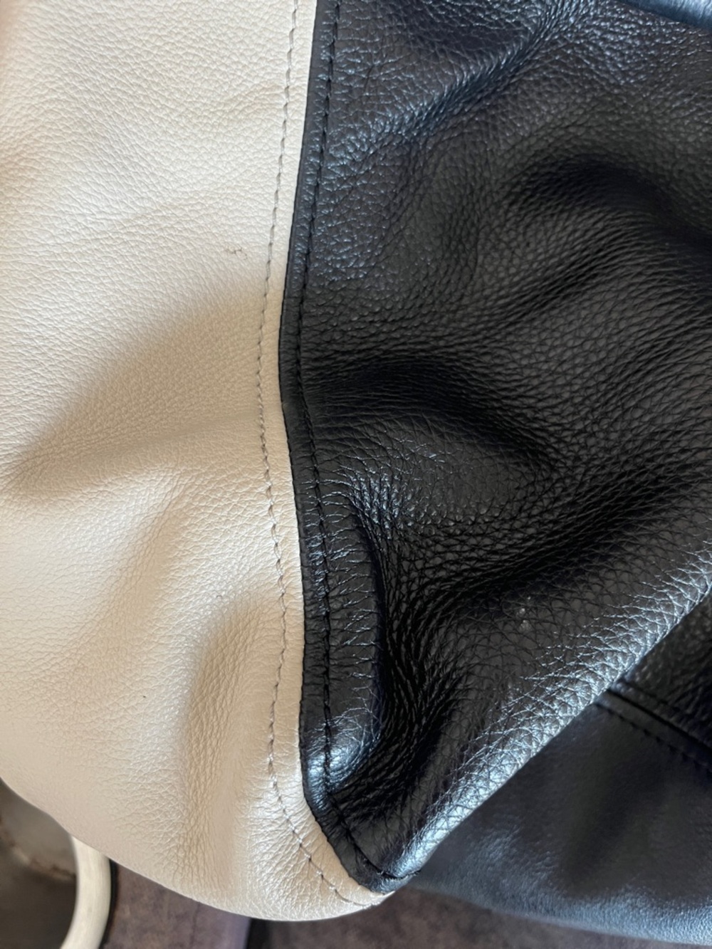 Marc by Marc Jacobs leather hobo bag, the "Take Your Marc" - Picture 10 of 11